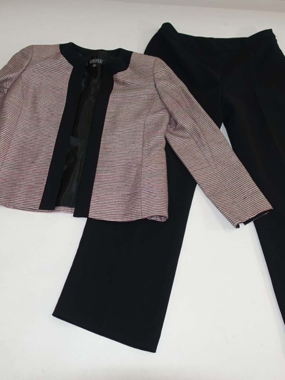 Kasper Women's Pant Suit Size 6 Petite Black Pink Striped Blazer 29" Inseam 6P
